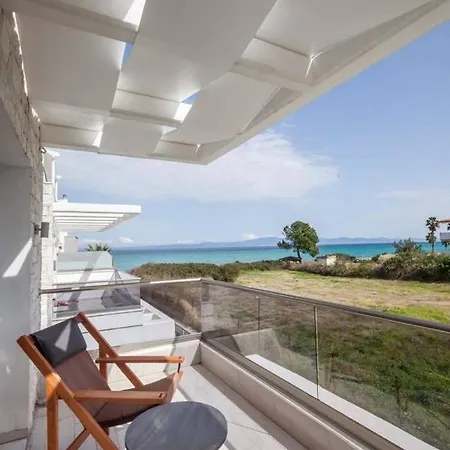 Hanioti Suite Maisonette In Front Of The Sea Extérieur photo
