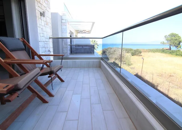 Hanioti Suite Maisonette In Front Of The Sea